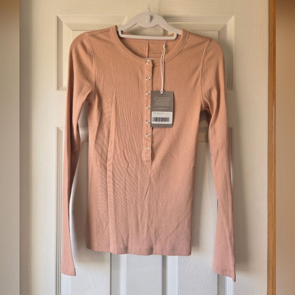 Everlane top